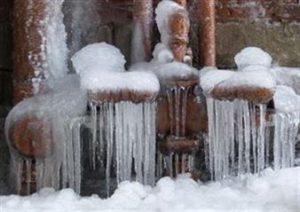 5 tips to prevent freezing pipelines
