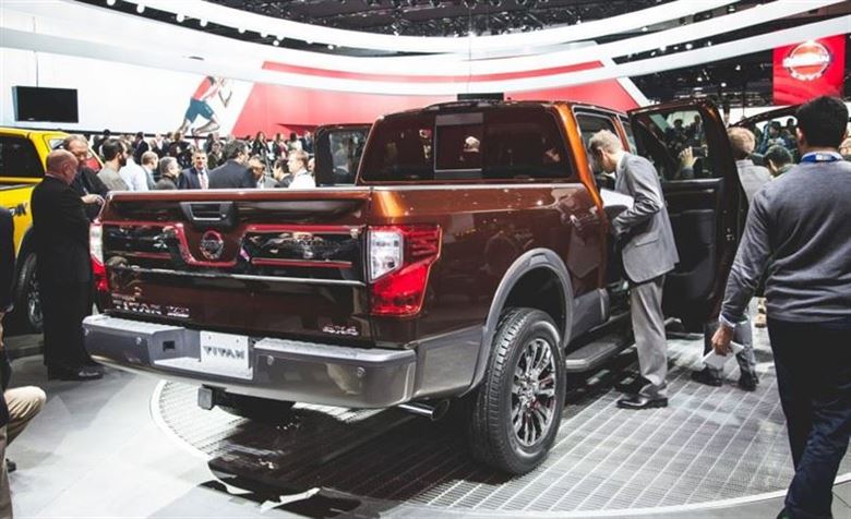 2016-Nissan-Titan-XD-1091-876x535