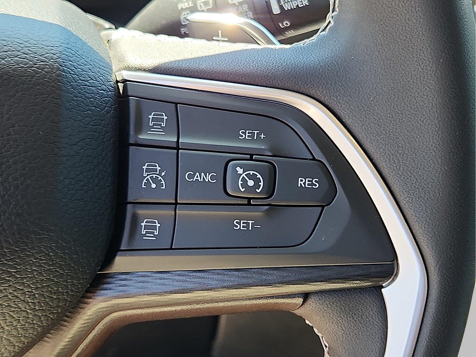 2023 Jeep Grand Cherokee Laredo