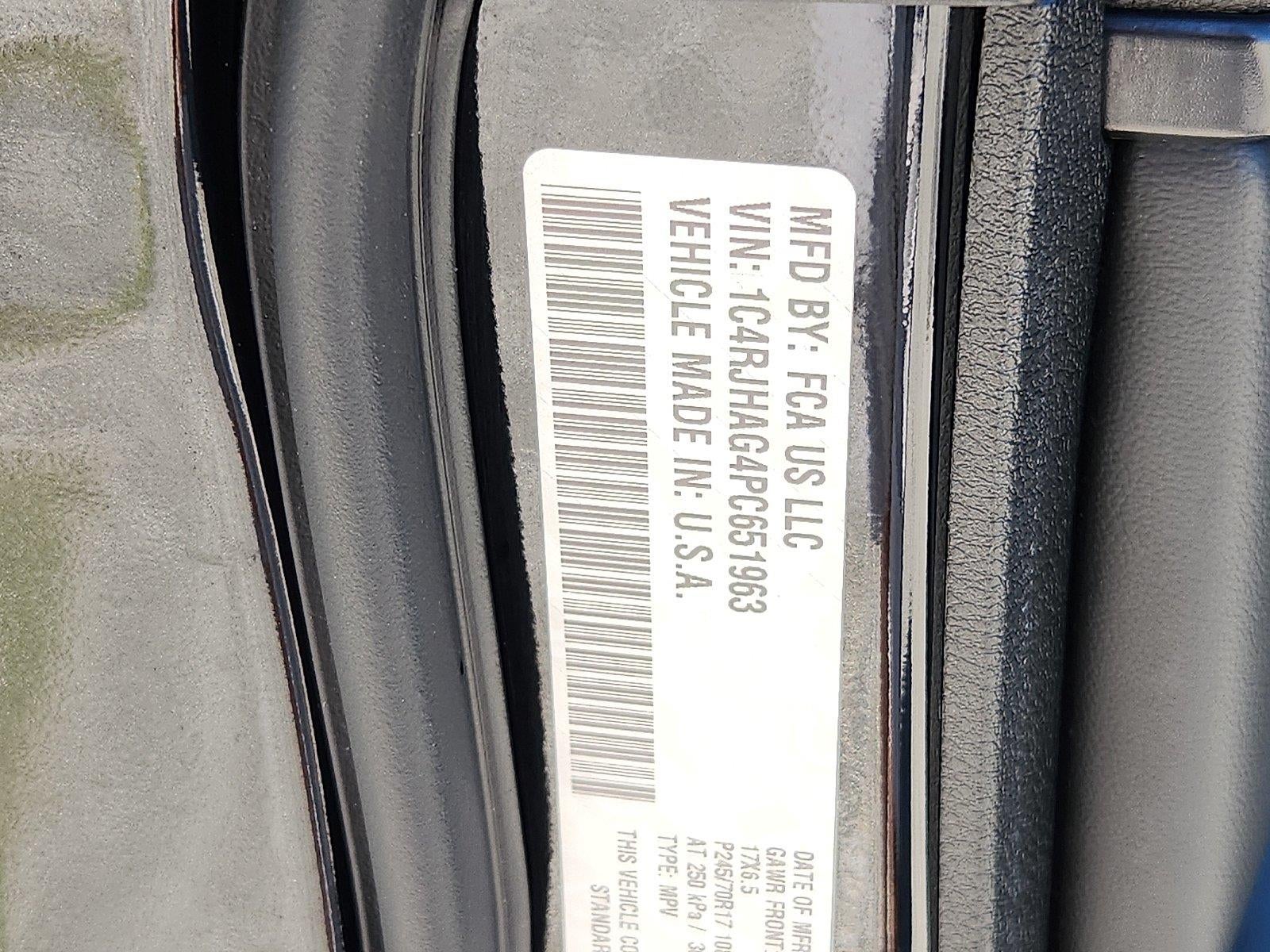 2023 Jeep Grand Cherokee Laredo