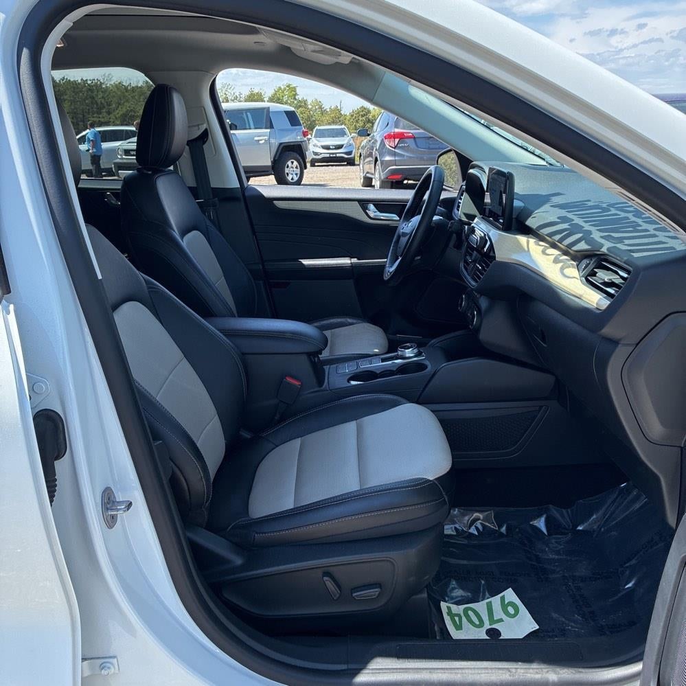 2022 Ford Escape Titanium