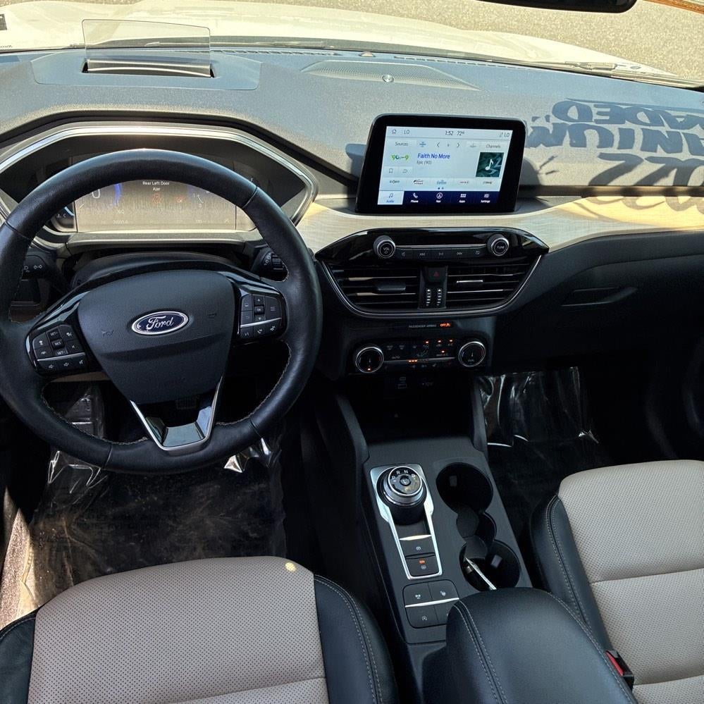 2022 Ford Escape Titanium