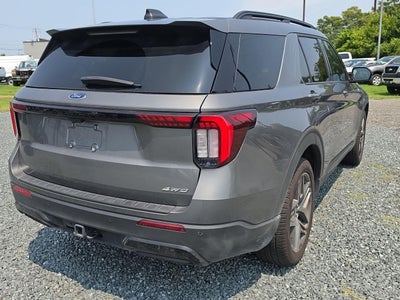 2025 Ford Explorer ST-Line