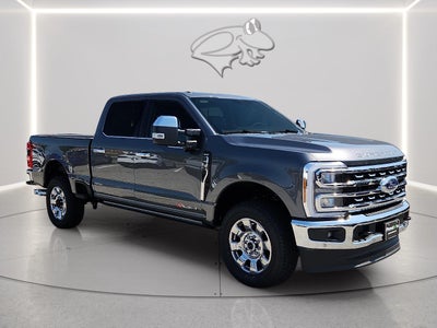 2026 Ford Super Duty F-350 Lariat