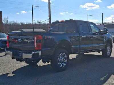 2026 Ford Super Duty F-350 Lariat