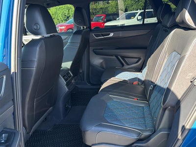 2025 Volkswagen Atlas Cross Sport 2.0T SEL Premium R-Line