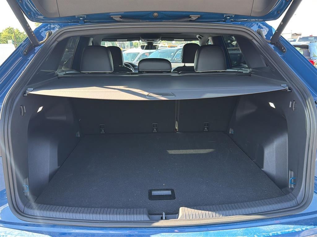 2025 Volkswagen Atlas Cross Sport 2.0T SEL Premium R-Line