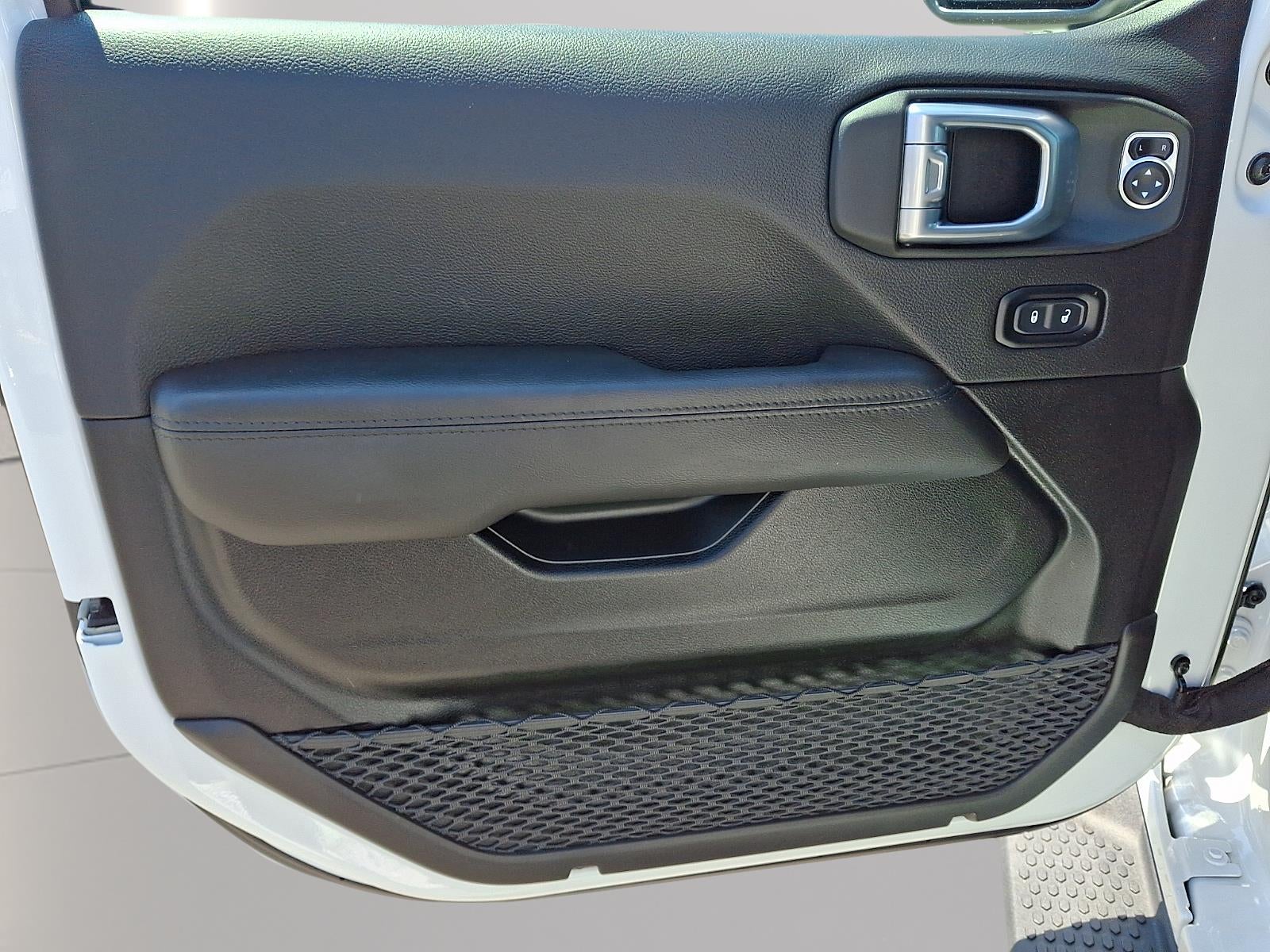 2023 Jeep Wrangler Sahara Altitude