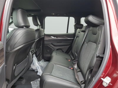 2026 Jeep Grand Cherokee Laredo Altitude