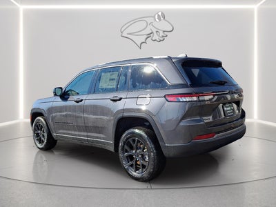 2026 Jeep Grand Cherokee Laredo Altitude