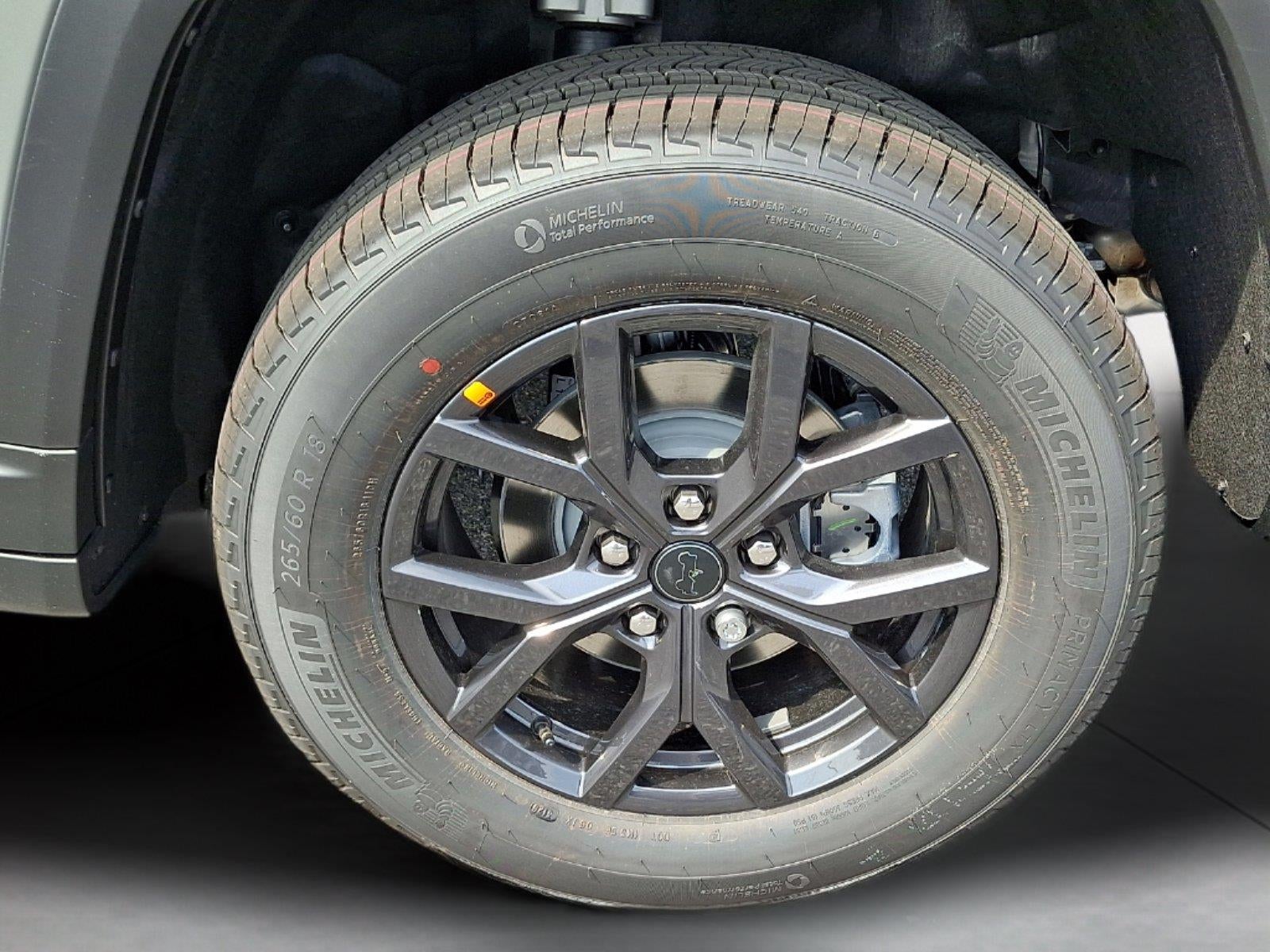 2027 Jeep Grand Cherokee Laredo Altitude