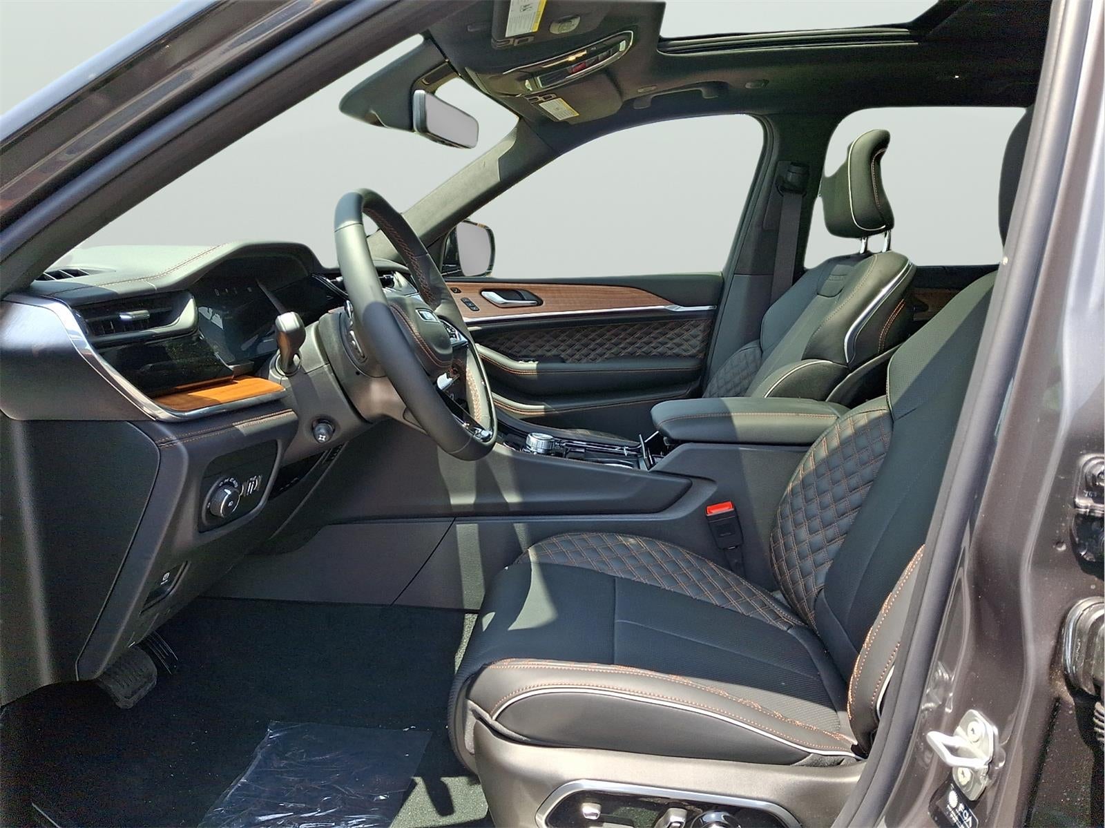 2026 Jeep Grand Cherokee Summit