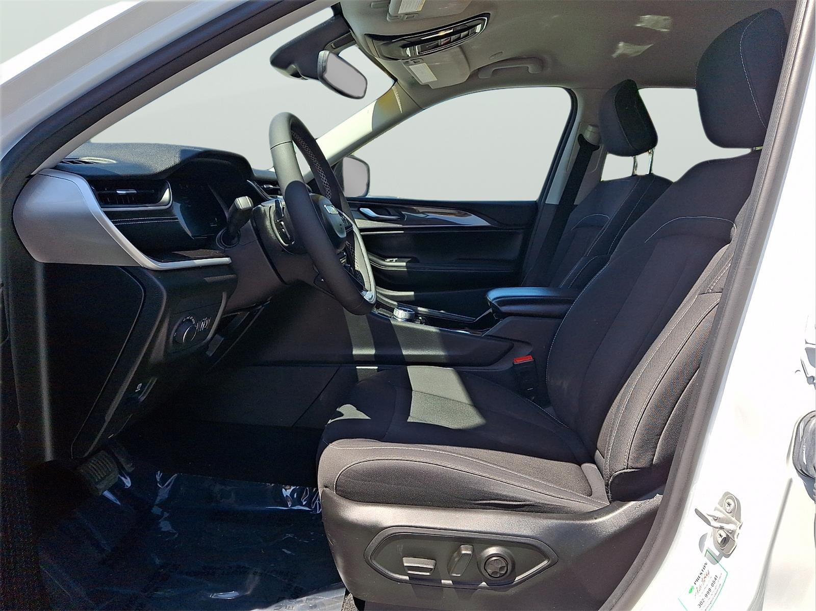 2023 Jeep Grand Cherokee L Laredo