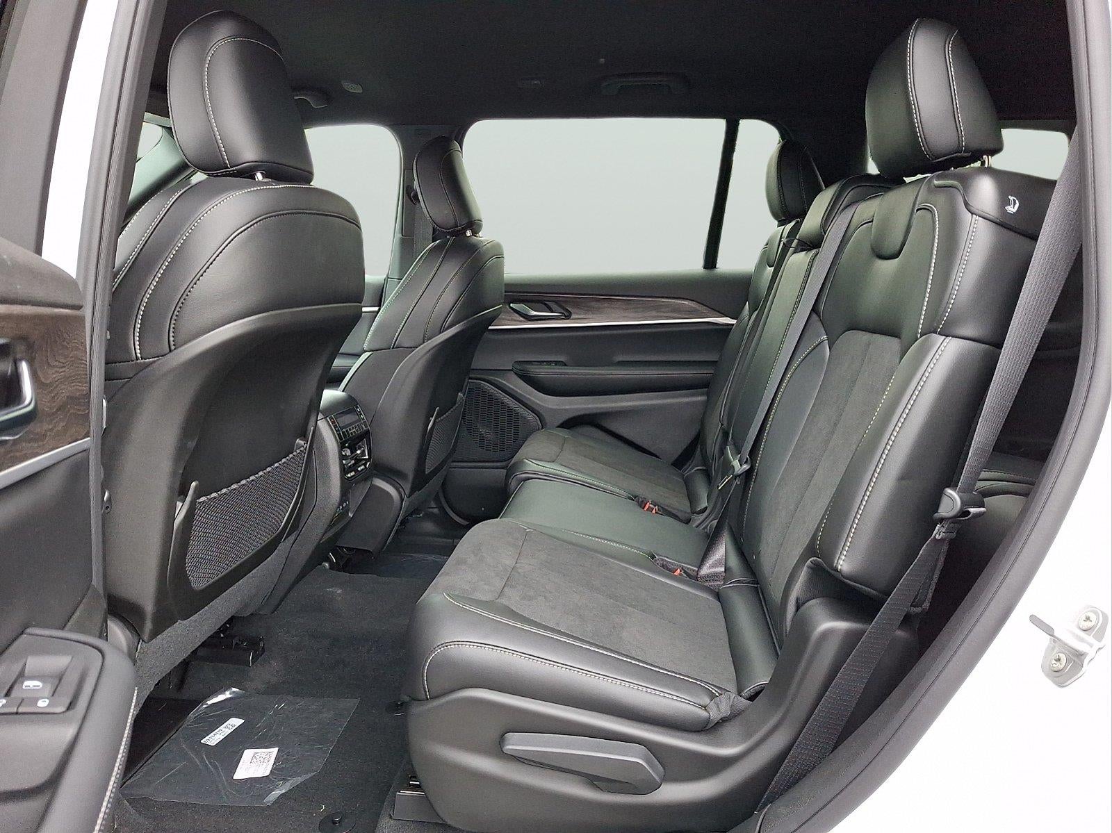2027 Jeep Grand Cherokee L Laredo Altitude