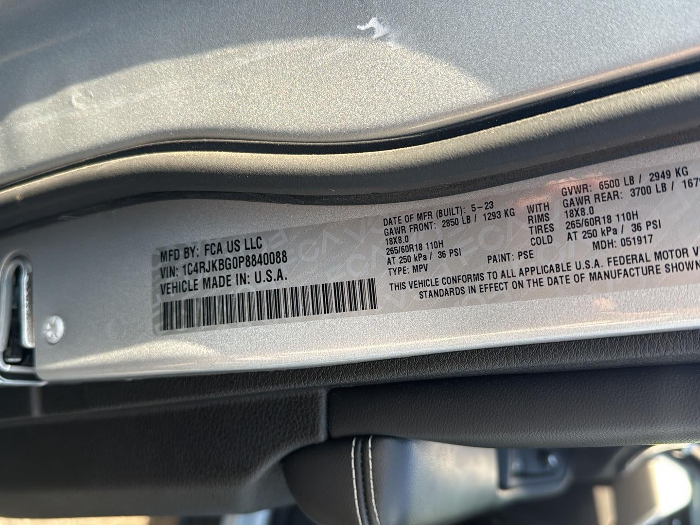 2023 Jeep GRAND CHEROKEE L LIMI