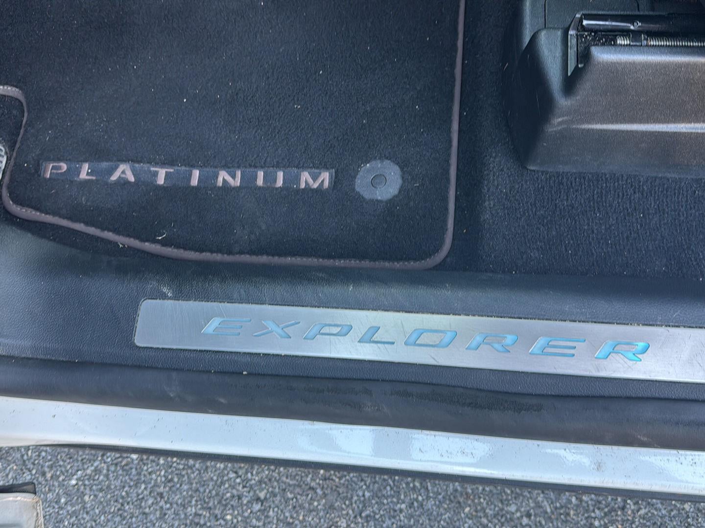 2020 Ford Explorer PLAT