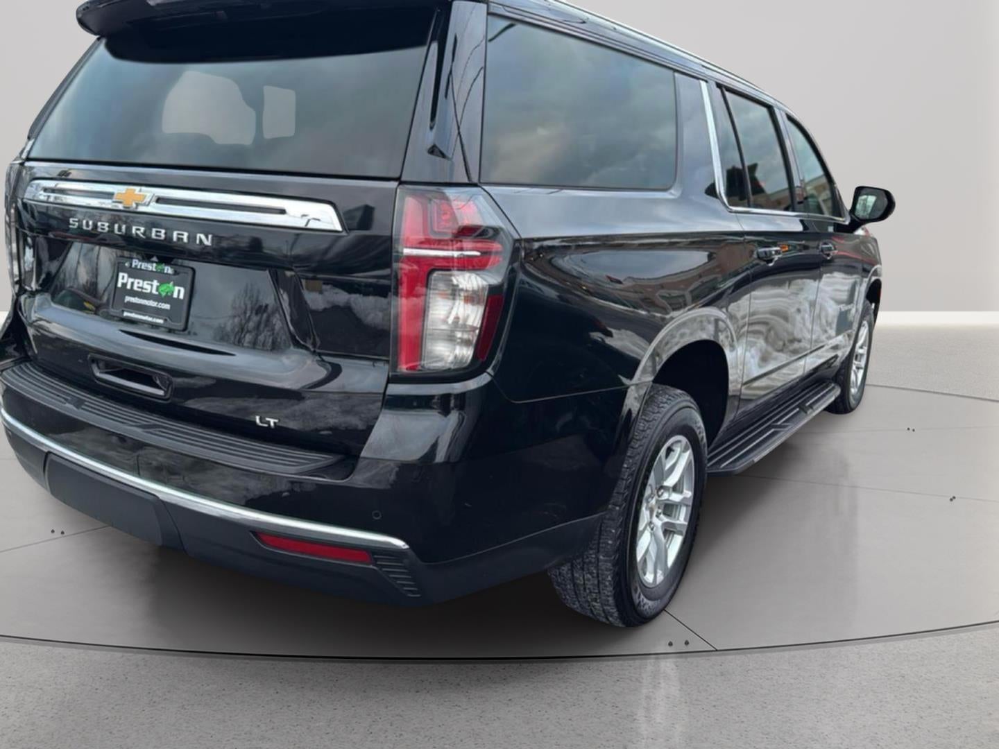 2023 Chevrolet Suburban LT