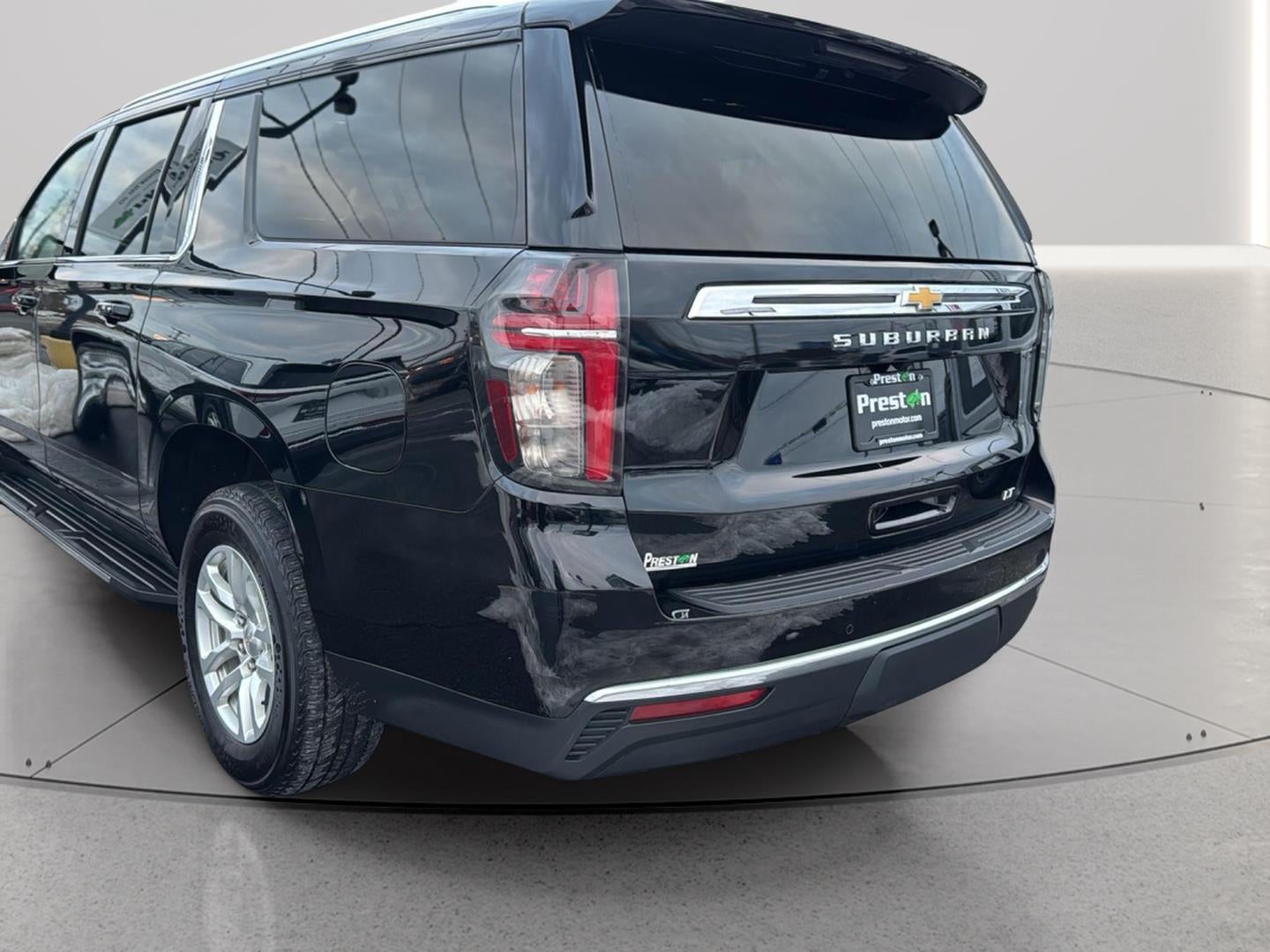 2023 Chevrolet Suburban LT