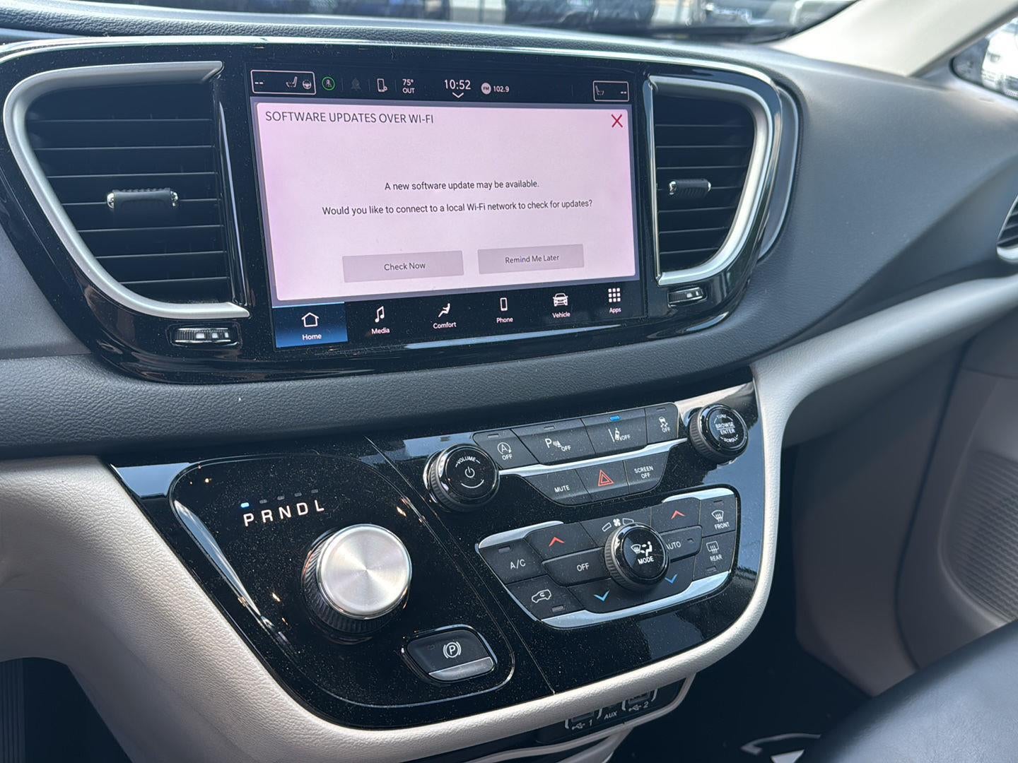 2023 Chrysler PACIFICA TOURL