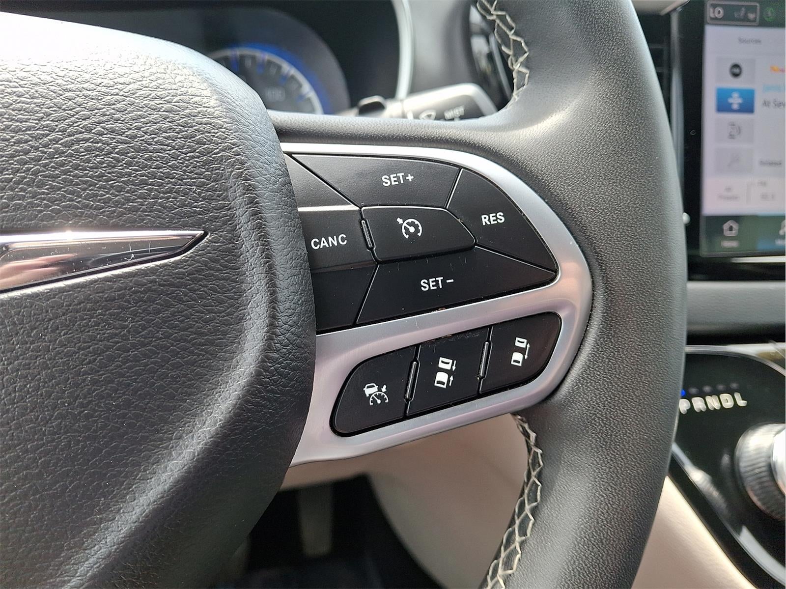 2023 Chrysler PACIFICA TOURL