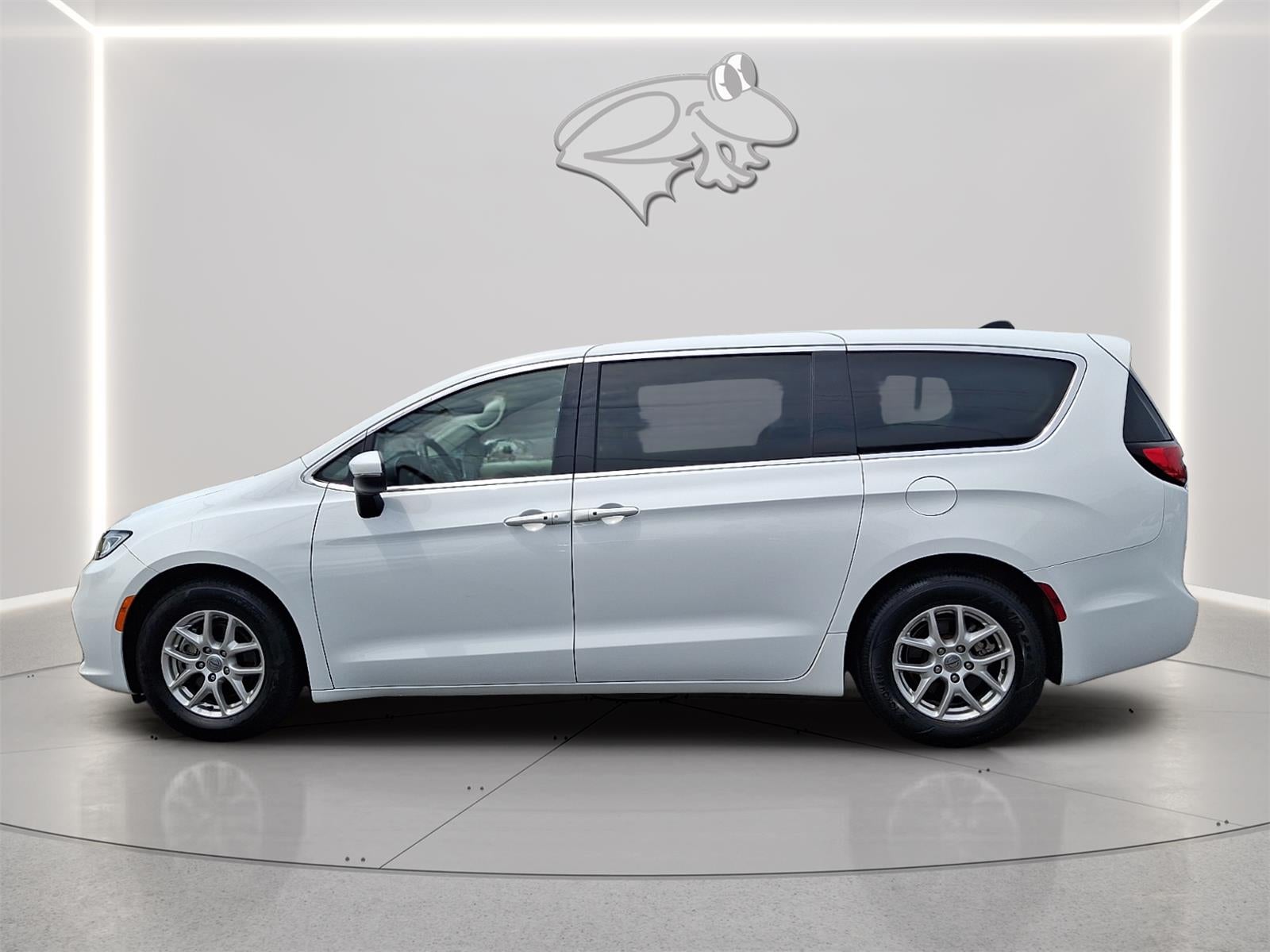 2023 Chrysler PACIFICA TOURL