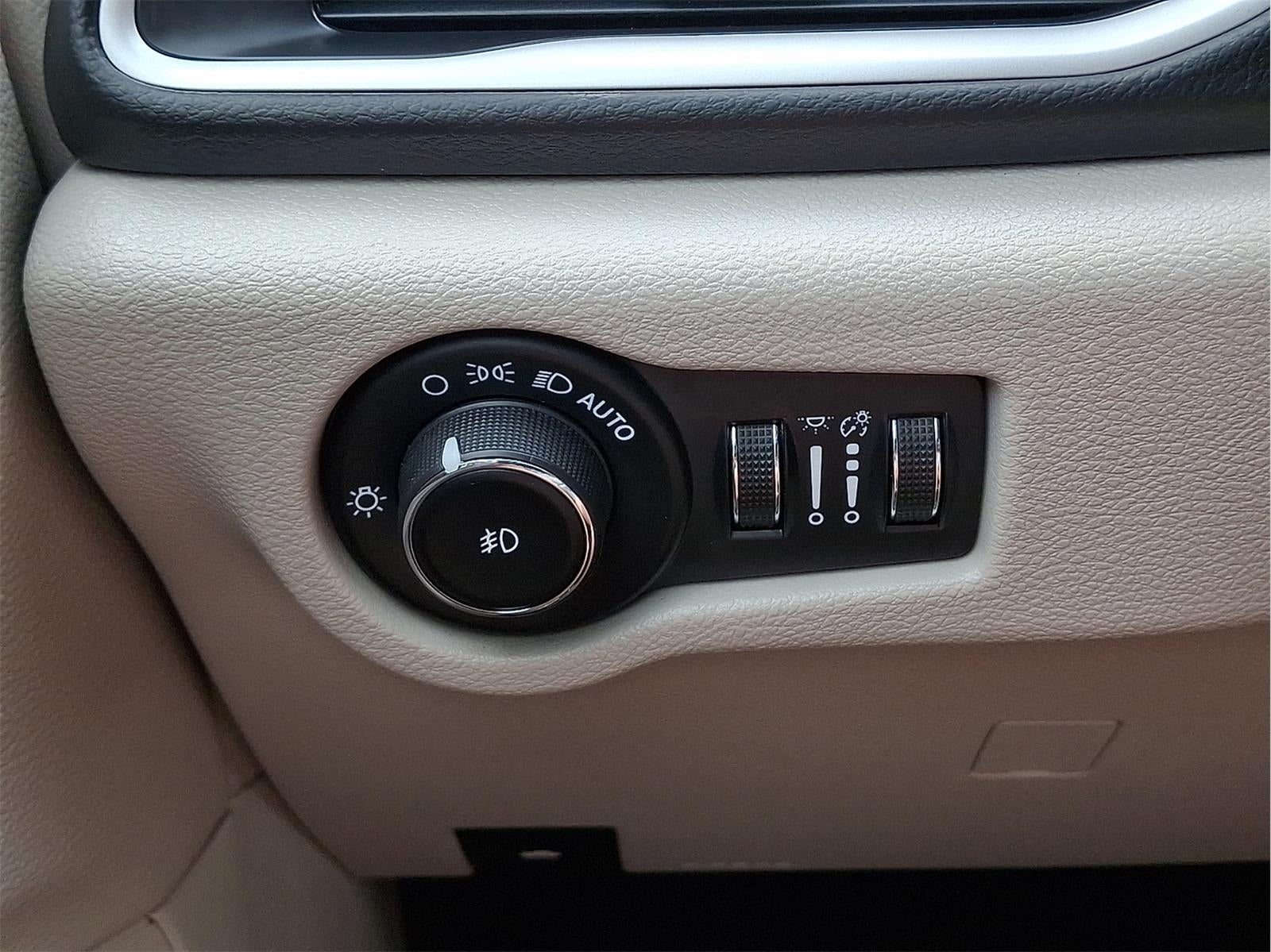 2023 Chrysler PACIFICA TOURL