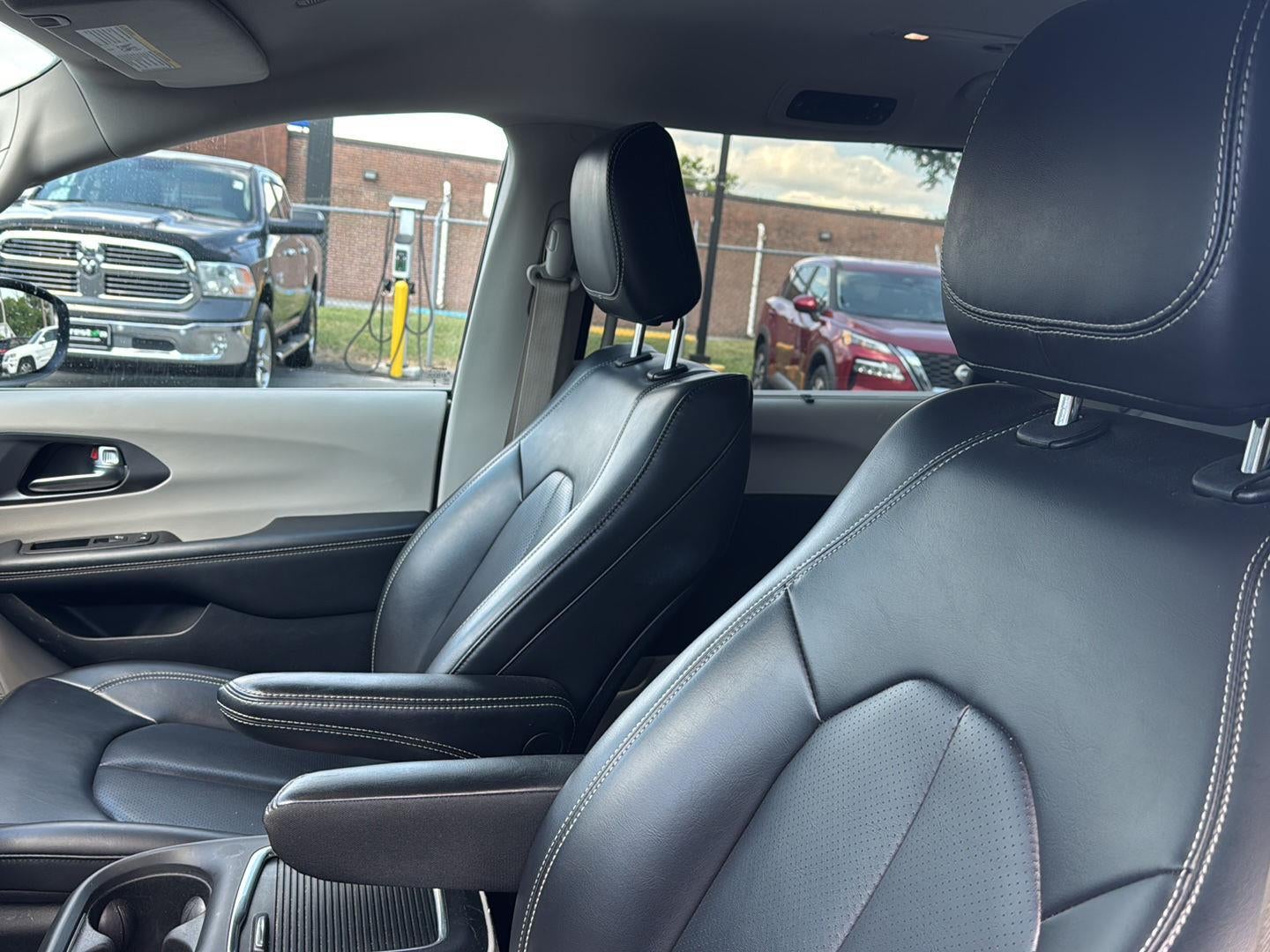 2023 Chrysler PACIFICA TOURL