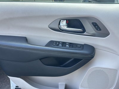 2023 Chrysler PACIFICA TOURL