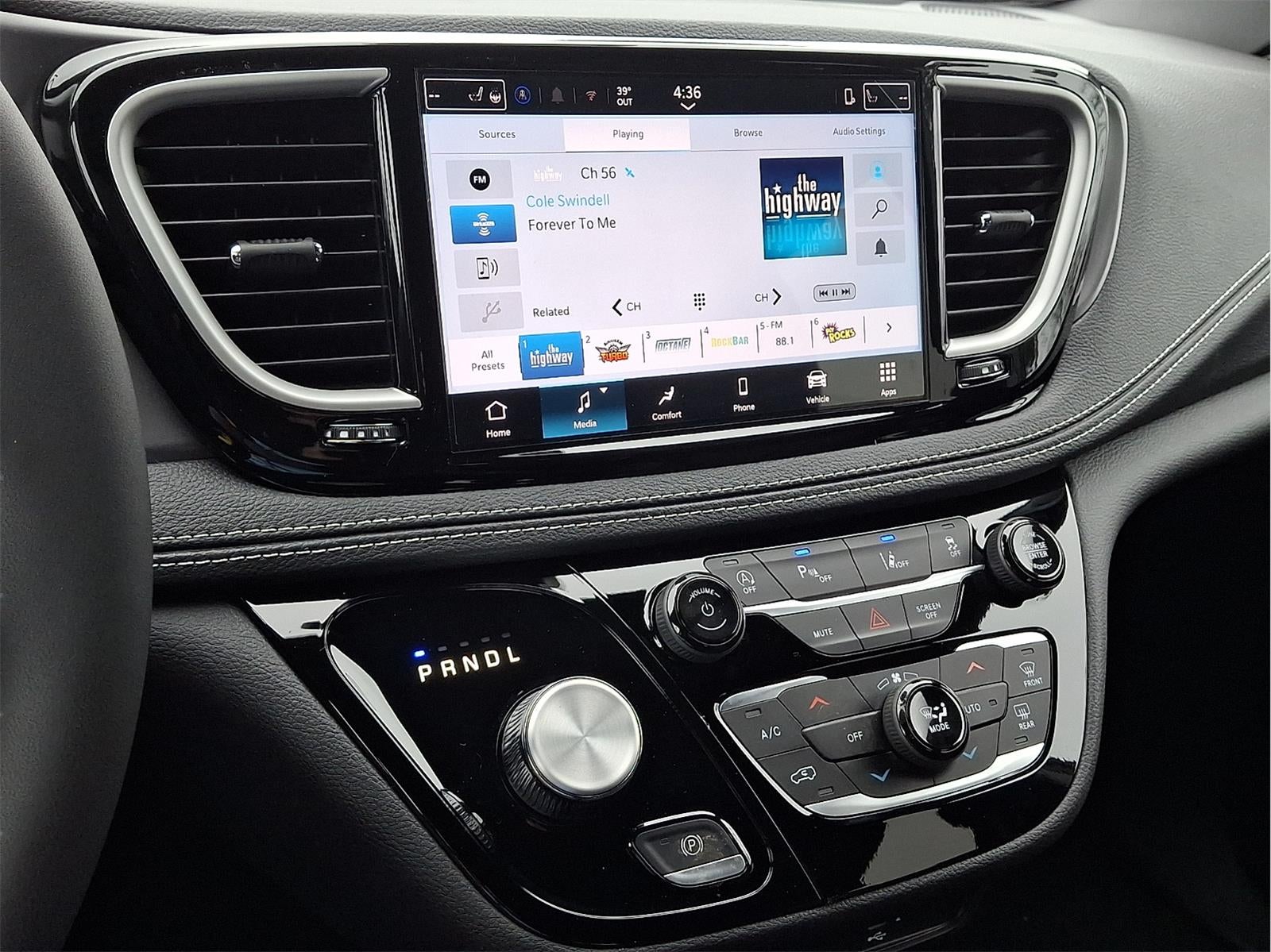 2026 Chrysler Pacifica Select