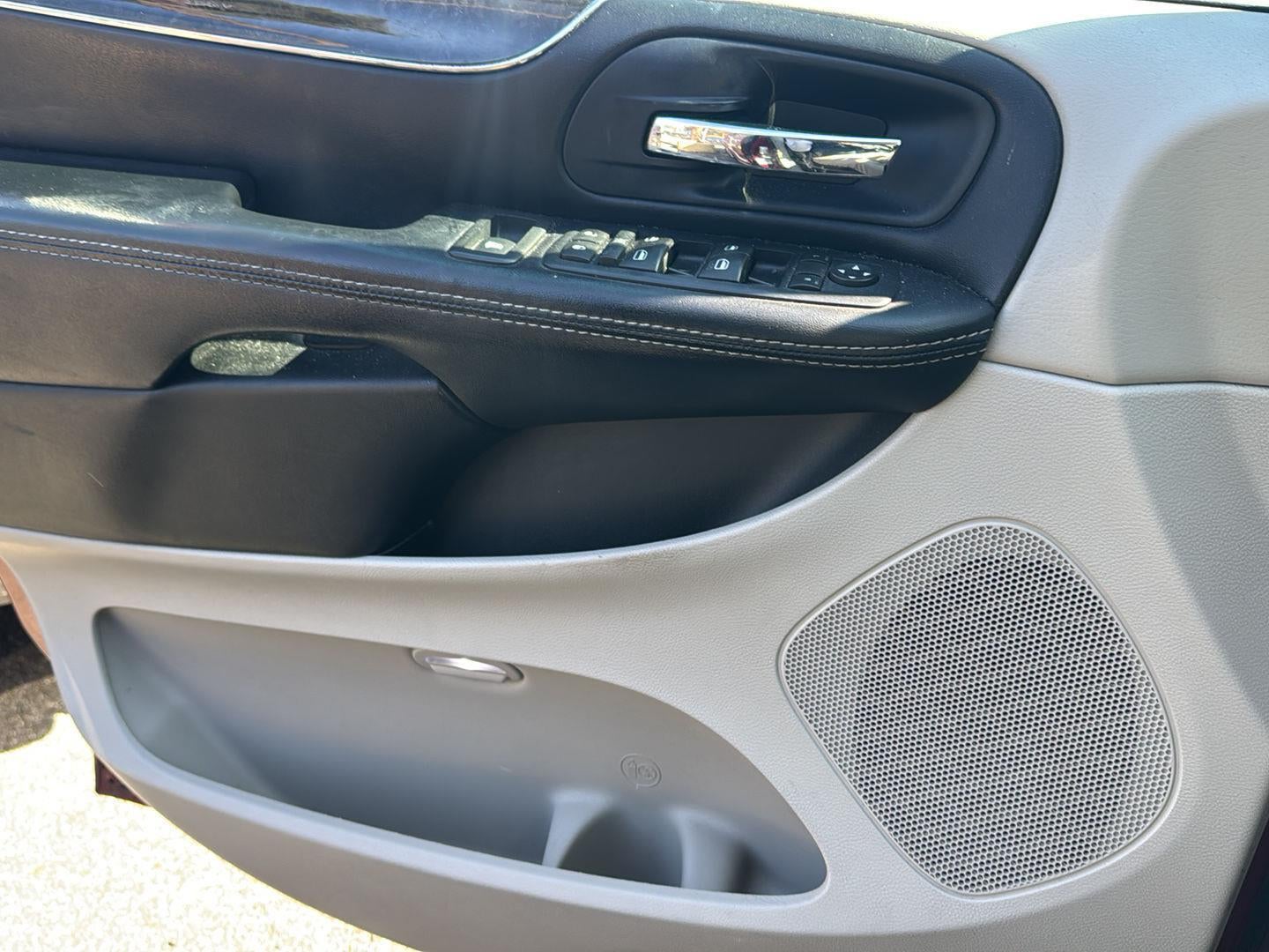 2016 Chrysler Town & Country Touring