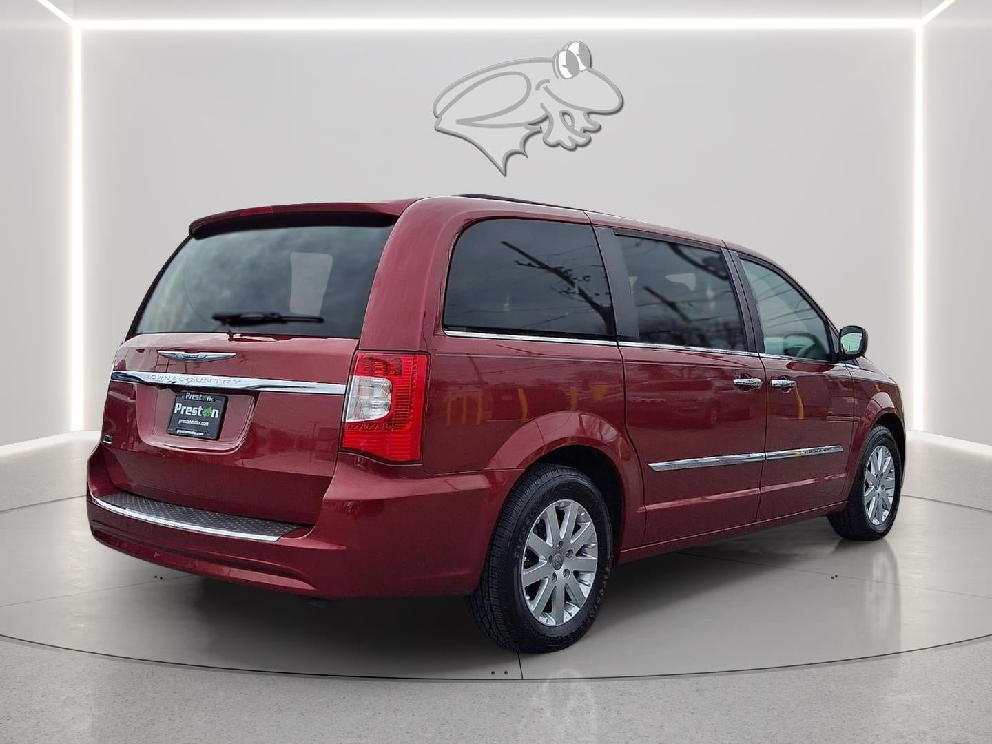 2016 Chrysler Town & Country Touring