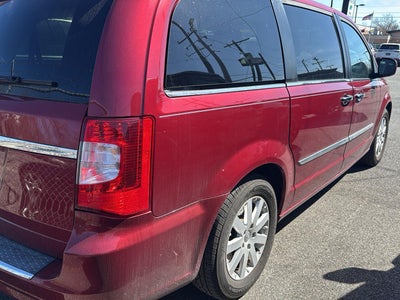 2016 Chrysler Town & Country Touring