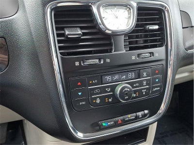 2016 Chrysler Town & Country Touring