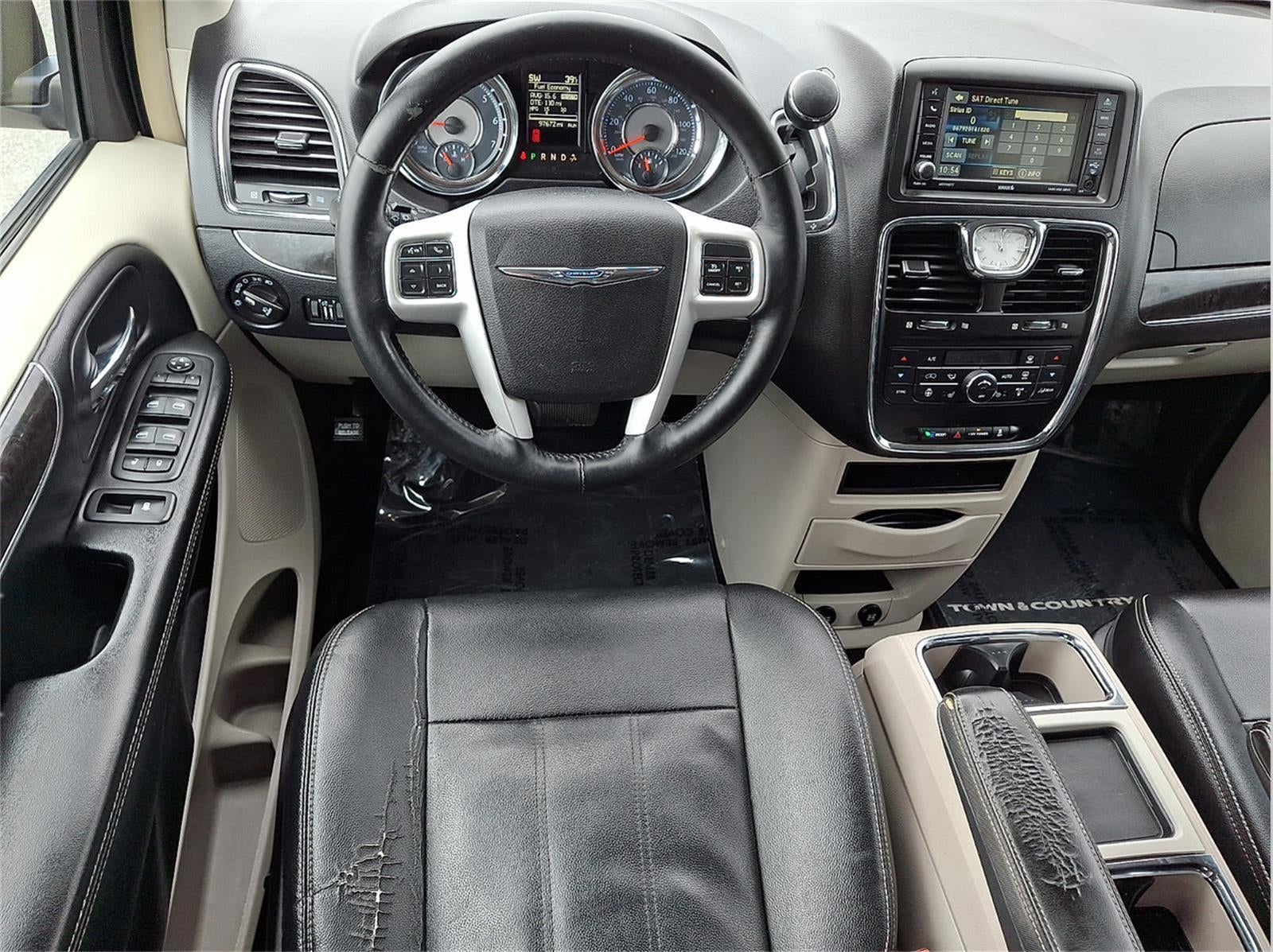 2016 Chrysler Town & Country Touring