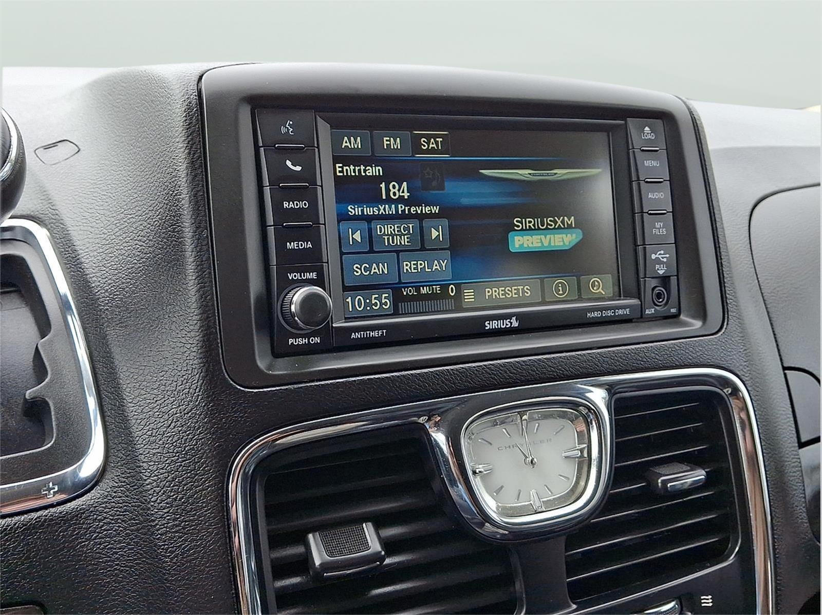 2016 Chrysler Town & Country Touring