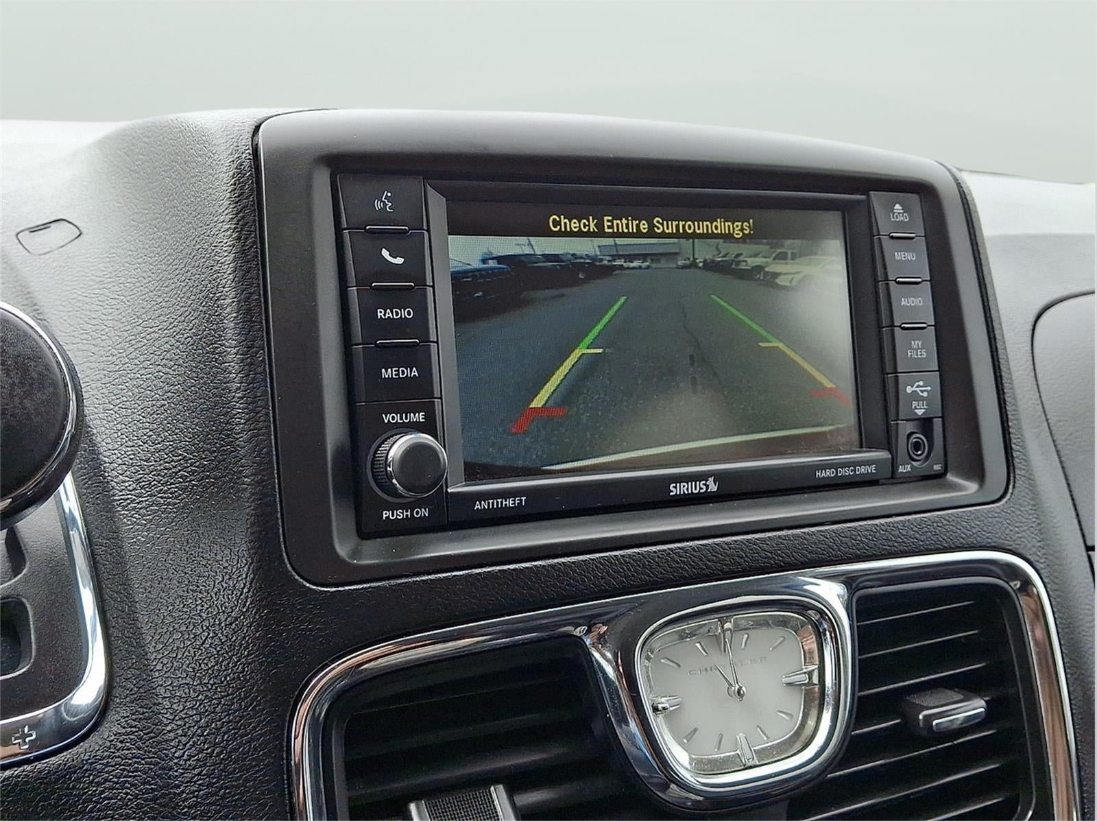 2016 Chrysler Town & Country Touring