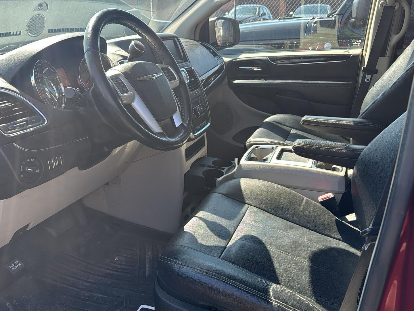 2016 Chrysler Town & Country Touring