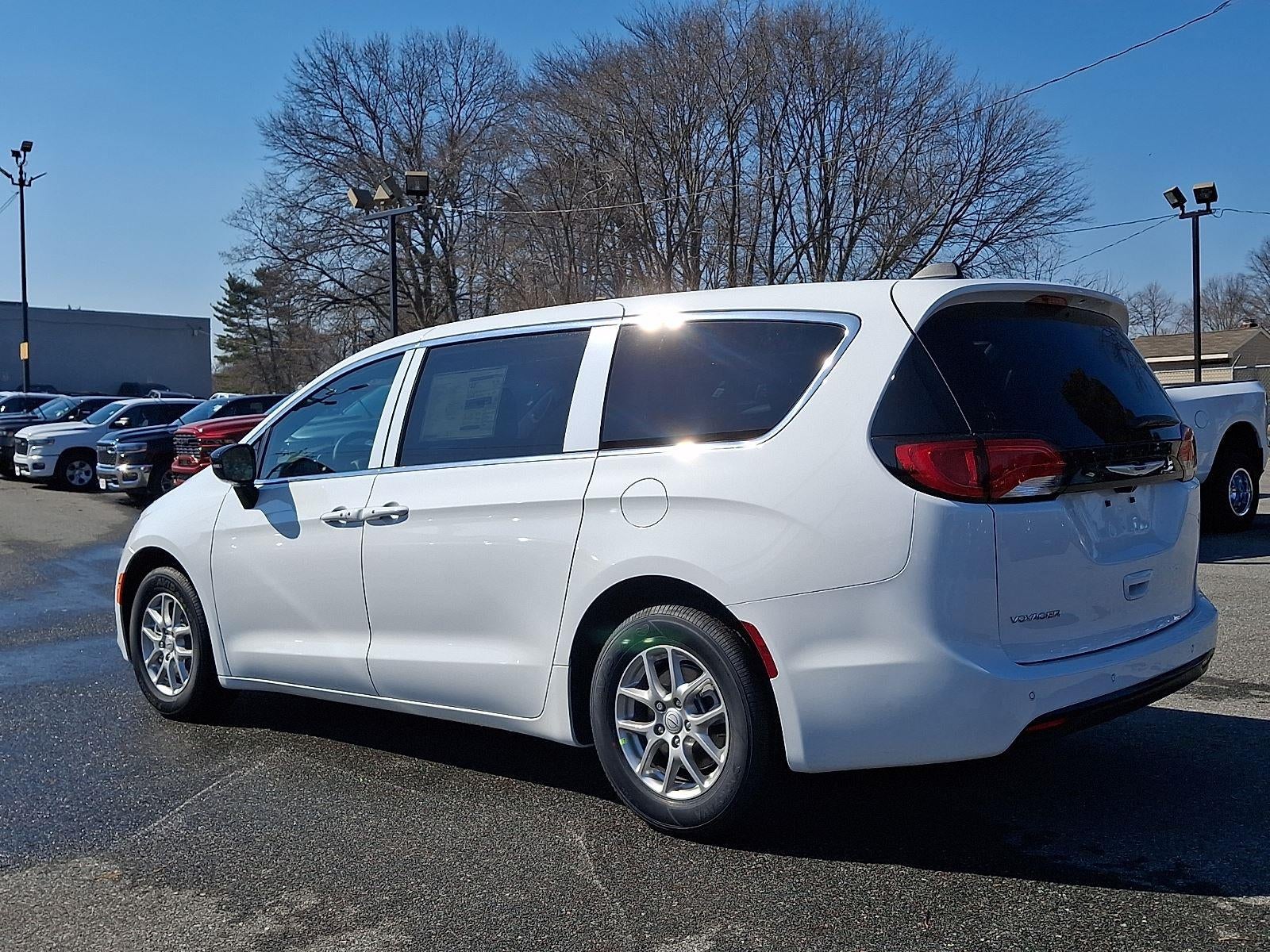2026 Chrysler Voyager LX