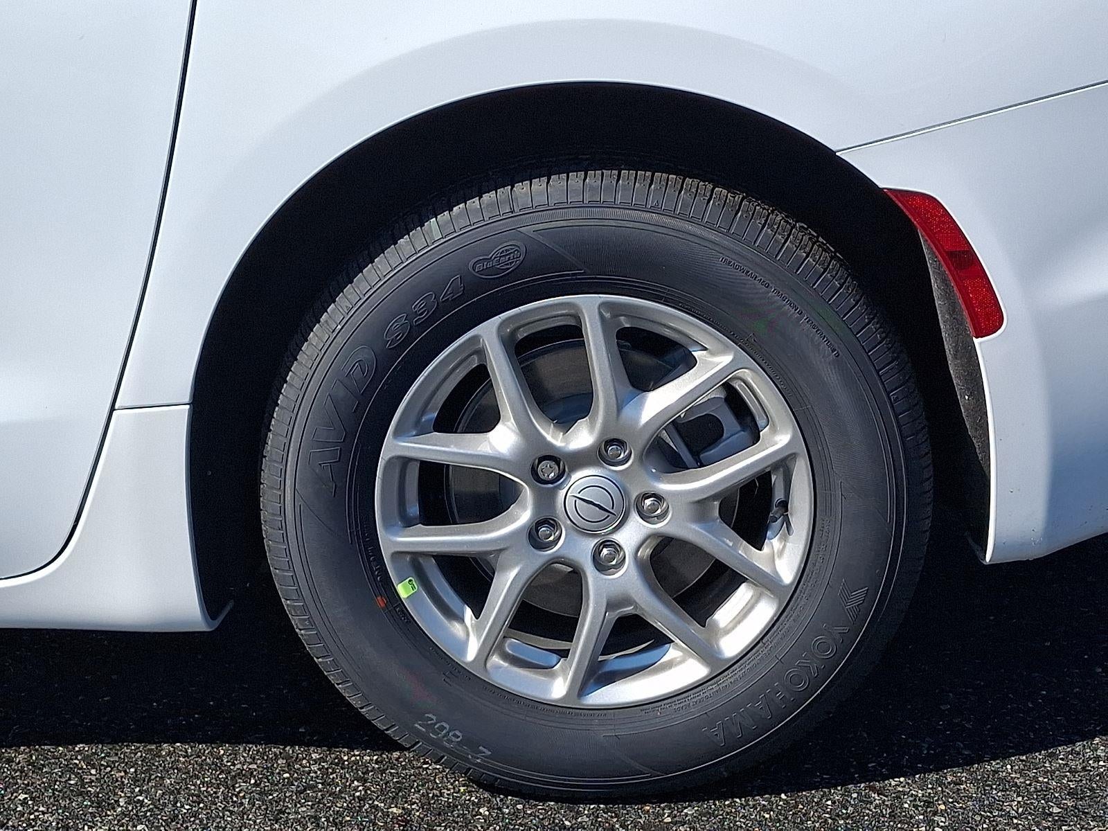 2026 Chrysler Voyager LX