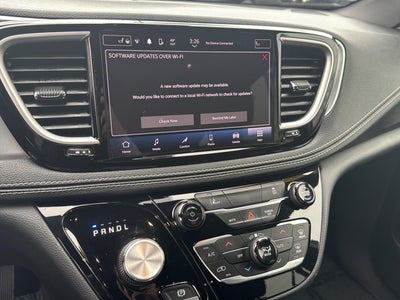 2022 Chrysler Pacifica Hybrid Touring L