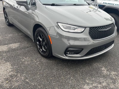 2022 Chrysler Pacifica Hybrid Touring L