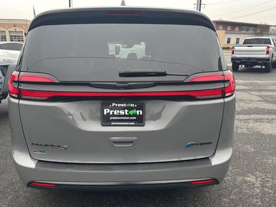 2022 Chrysler Pacifica Hybrid Touring L