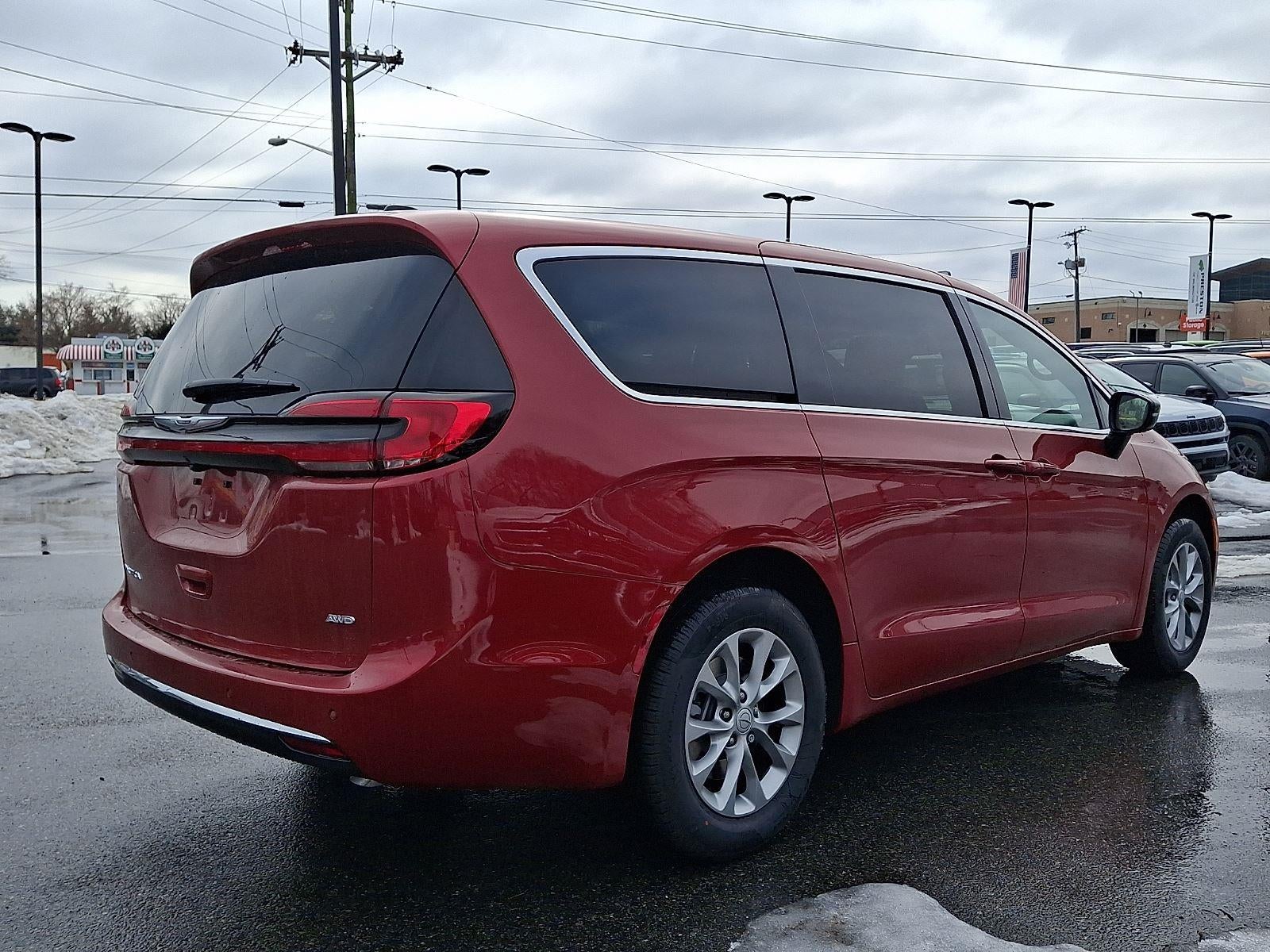 2026 Chrysler Pacifica Select