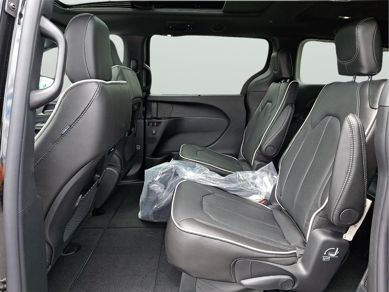 2027 Chrysler Pacifica Limited