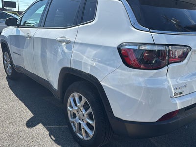 2023 Jeep Compass Latitude Lux
