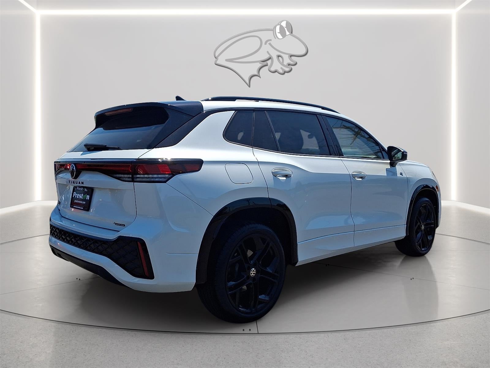 2025 Volkswagen Tiguan SE R-Line Black
