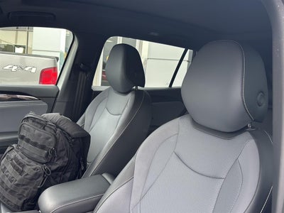 2025 Volkswagen Tiguan SE R-Line Black