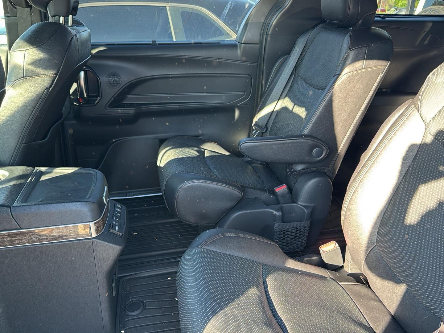 2025 Toyota Sienna Platinum 7-Passenger