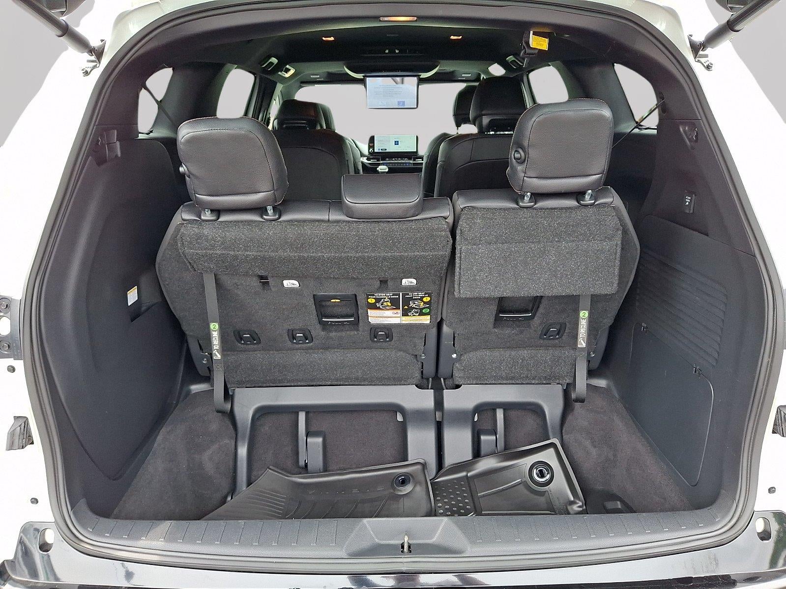 2025 Toyota Sienna Platinum 7-Passenger