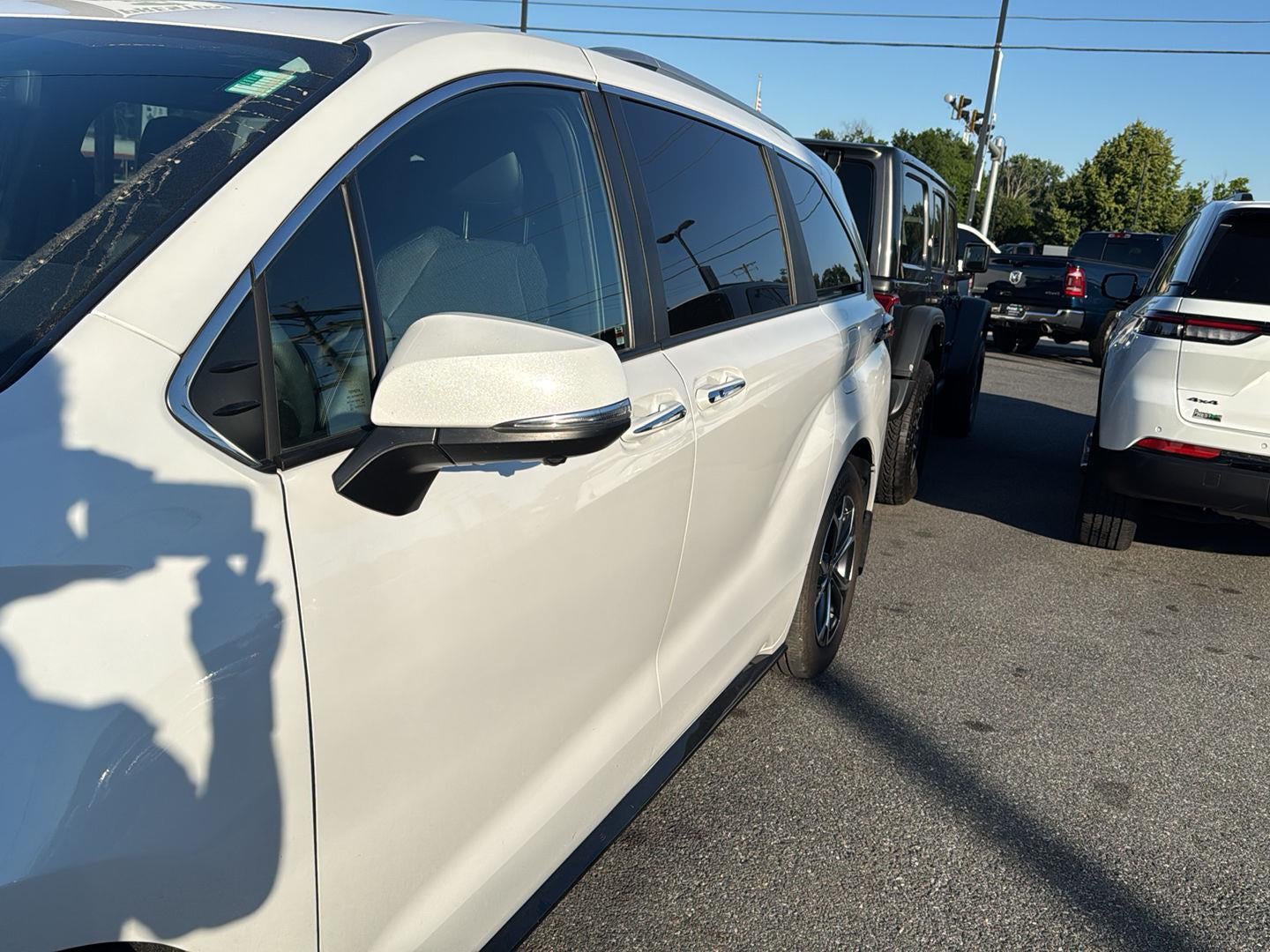 2025 Toyota Sienna Platinum 7-Passenger